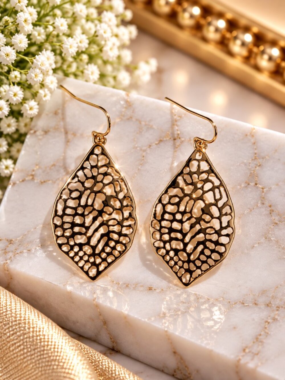 Gold Filigree Leaf Dangle Earrings Openwork Statement - Women's Fashion Jewelry